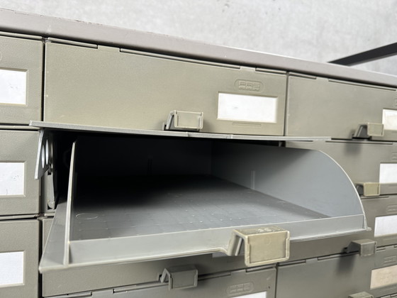 Image 1 of Armoire (de poste) industrielle vintage