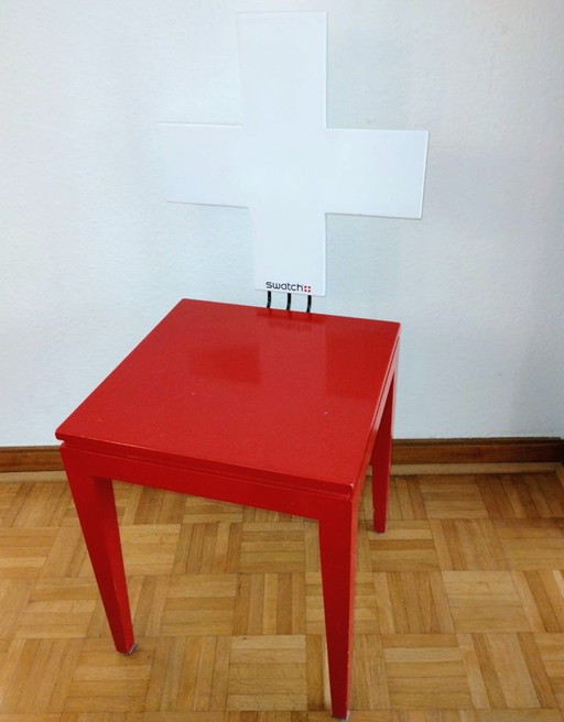 Chaise en croix suisse de Reto Kaufmann