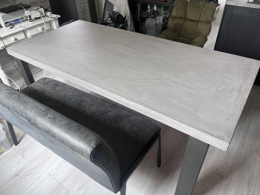 Sturdy Concrete-Look Dining Table – eettafels, Metal, Wood