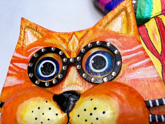 Image 1 of Grande scultura in legno a forma di gatto in stile boho. Realizzata a mano dall'artista.