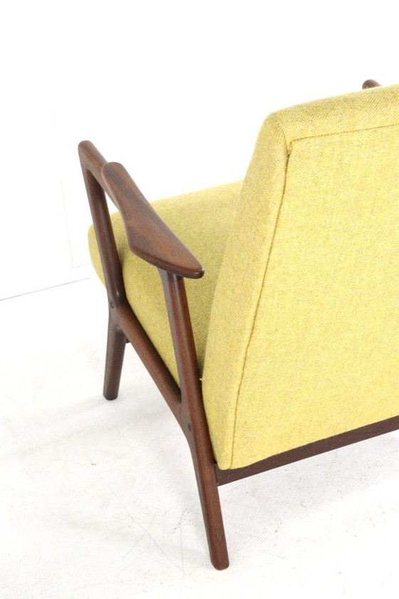 Image 1 of Poltrona vintage 'Hoekschewaard' recentemente rivestita