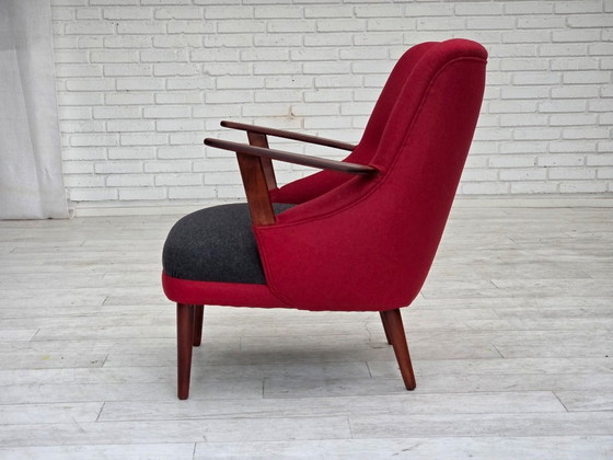 Image 1 of Fauteuil de conception danoise des années 1960, retapissé en laine d'ameublement.