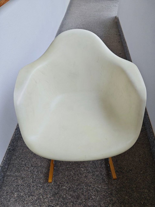 Eames RAR Rocking Chair (White, Polypropylene) – Rocking Chair