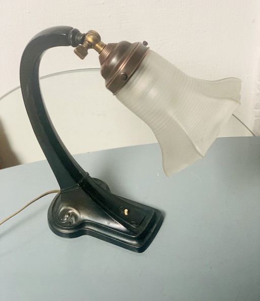 Art nouveau bureaulamp met glazen kap rond 1910