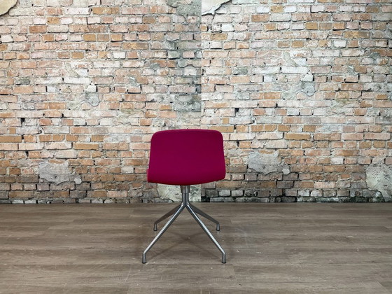 Hay AAC 11 Swivel, Purple-pink fabric | Hee Welling, Swivel chairs, Textile, Metal, Modern (photo 6 of 15)