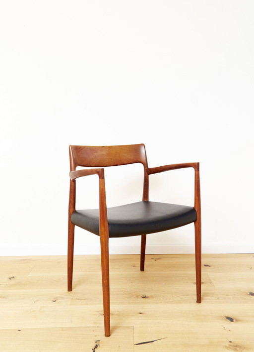 Sedia Niels Otto Møller n.57 per JL Møller