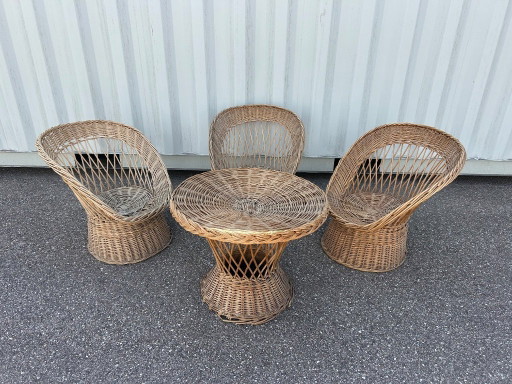 Korbmöbel-Set, bestehend aus 3 Sesseln und einem Tisch, 1970er Jahre