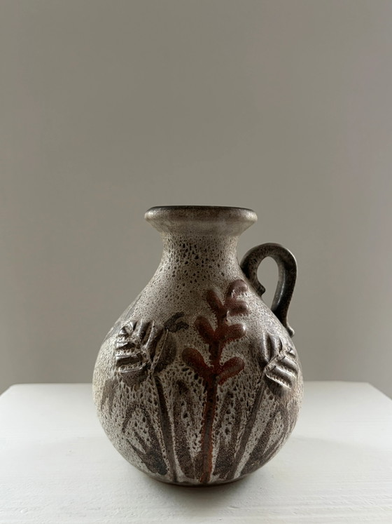 Vintage West Germany vaas met bloemmotief – Vazen, Ceramic, Mid Century Modern (photo 2 of 5)