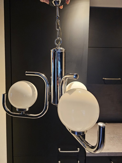 Lampada a sospensione vintage in stile spaziale cromata con sfere/paralumi in vetro