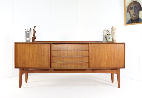 Image 1 of Credenza Svend Aage Madsen per K. Knudsen & Son vintage 