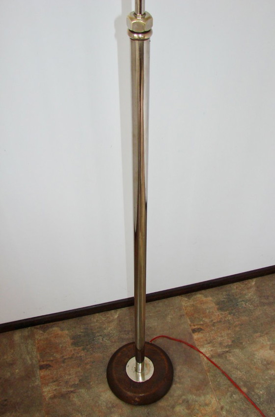 Image 1 of Una elegante lámpara de pie de la época Art Déco, fabricada en la década de 1930.