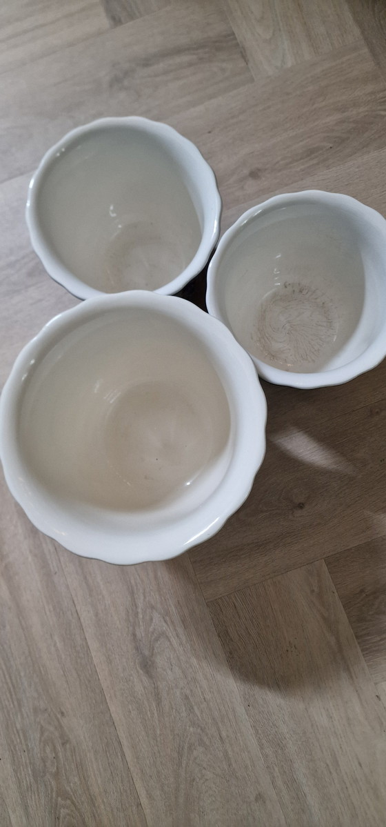 Image 1 of Exclusive set of 3 hand-painted Delft Blue cachepots – Holland