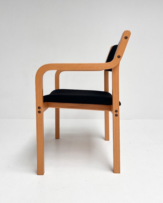 Image 1 of Ensemble de 8 chaises de design scandinave par PO Korhonen, années 1980