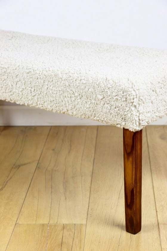 Image 1 of Magnifique banc vintage des années 90 - cheveux longs bouclés beiges