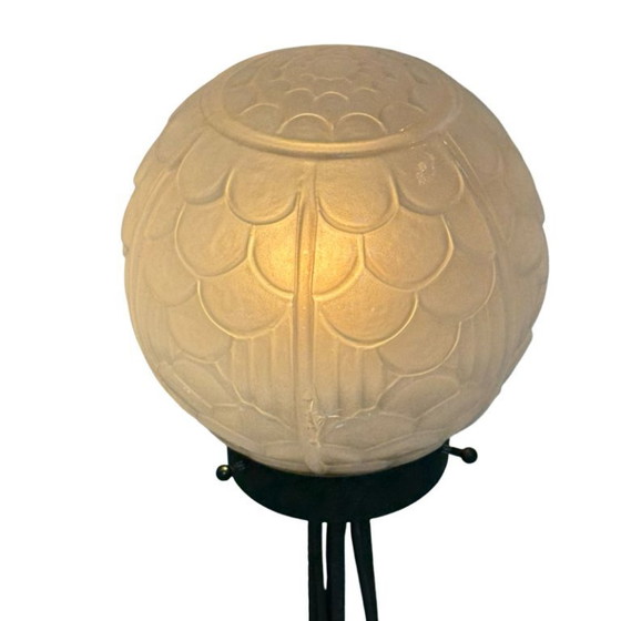 Image 1 of Art deco - Tafellamp - Satijn glazen stolp op smeedijzeren voet - Frankrijk - Ca. 1930's