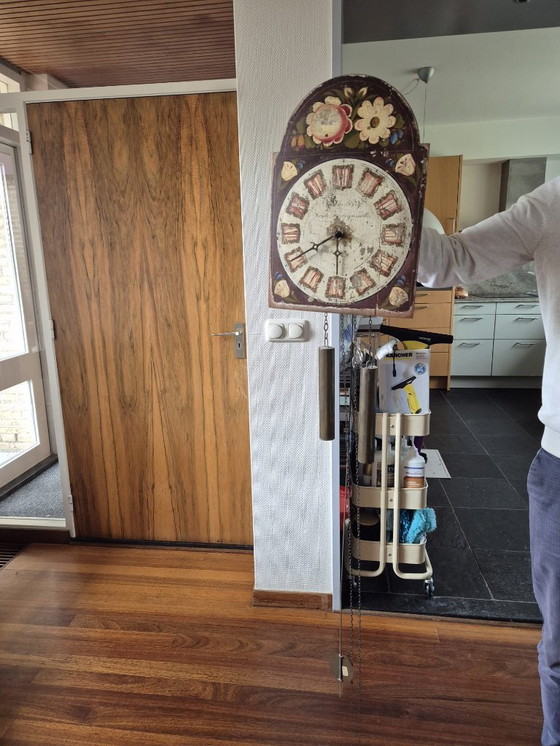 Image 1 of Authentique horloge de chaise frisonne – peinte à la main, XIXe siècle, avec poids