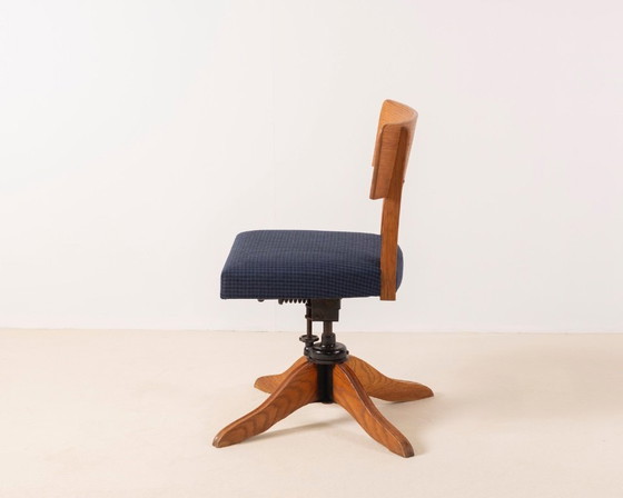Image 1 of 1930s Swedish Oak Swivel Office Chair by SMV
