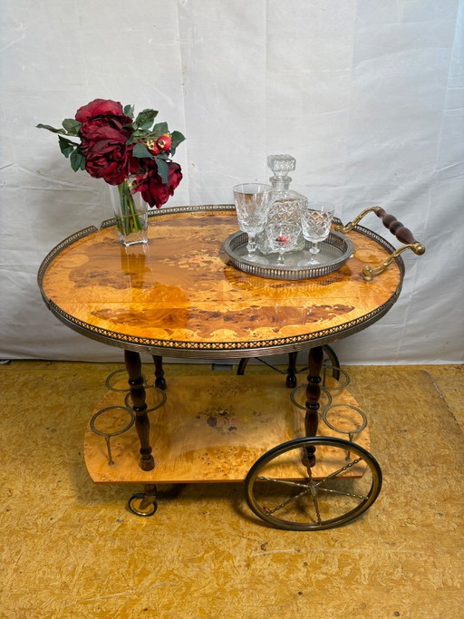 Vintage Italiaanse Sorrento Inleg Walnoot Serveerwagen | Circa jaren 70 | Koperen Details. – Wood