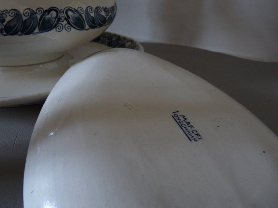 Image 1 of Longchamp "Marcel" juskom van ijzersteen en serveerschalen