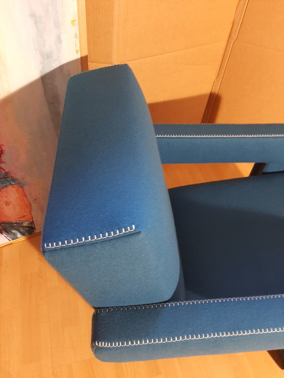 Image 1 of Cassina Utrecht 637, nueva, nunca usada, en tela de lana azul petróleo (serie 13L), costuras de caballo