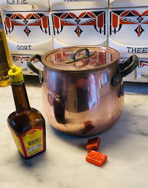 Maggi soup pot