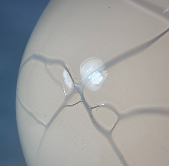 Image 1 of Vandeheg tafellamp – wit opaalglas met aders – Ø 30 cm – modern design