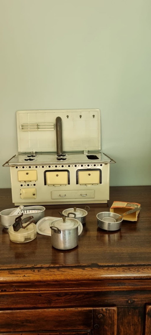 Antique Toys: Stew Set