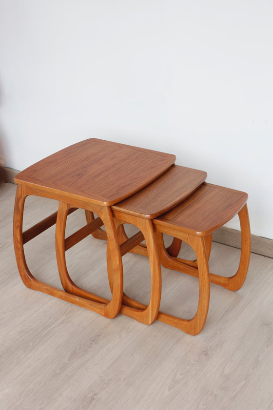 Image 1 of Tables Gigognes Vintage en Teck – Design Années 60 | Meubles Nathan