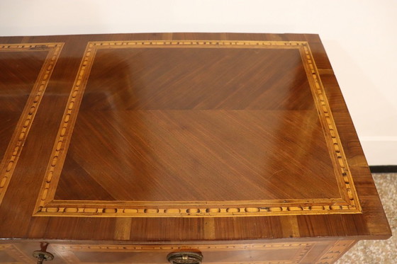 Image 1 of Cómoda antigua de nogal con incrustaciones, Italia, siglo XVIII, restaurada