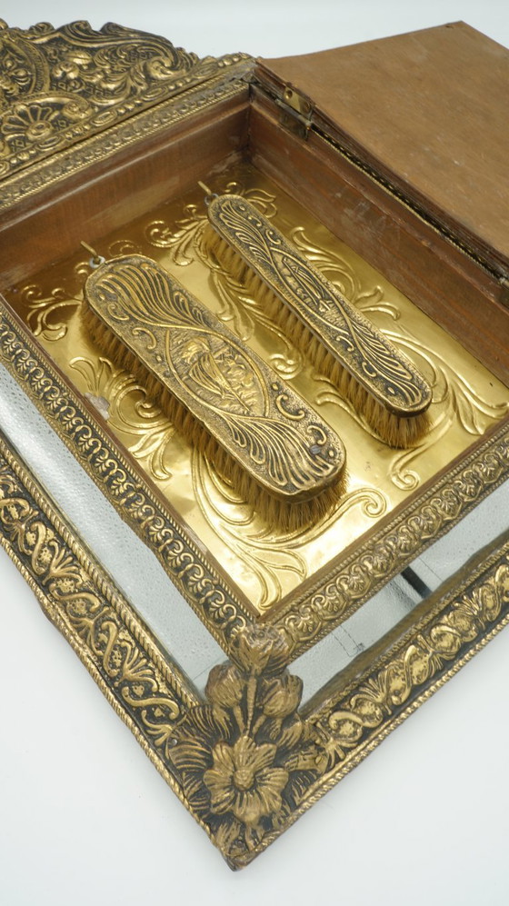 Image 1 of Niederländischer antiker, verzierter Messing-Galeriespiegel, Bürsten, Wandglas, Kupferschrank