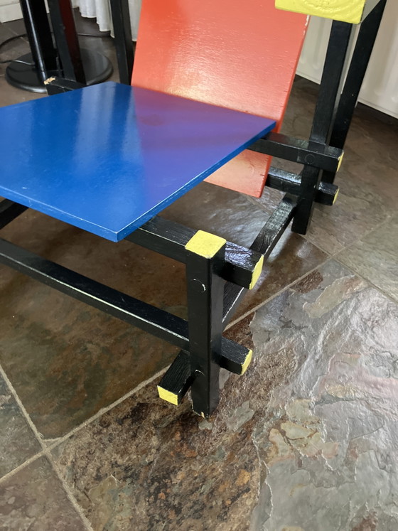 Image 1 of Replica rietveld stoel.  