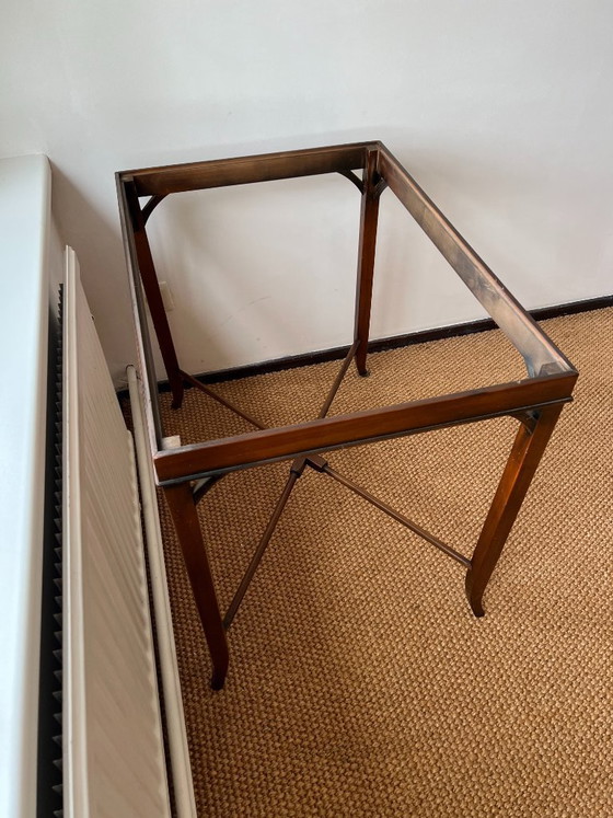 Image 1 of Antieke bijzettafel met afneembaar glazen dienblad