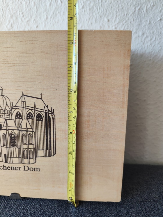 Image 1 of Wooden box of Aachener Printen (gingerbread) with Aachen Cathedral engraving, metal clasp, vintage.