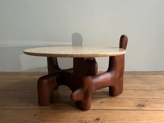Image 1 of Unieke Casey McCafferty Salontafel | Geolied Notenhout & Travertijn | Handgemaakt
