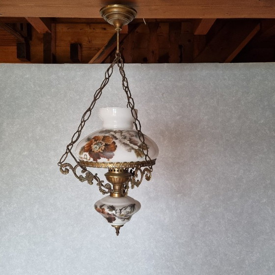 Image 1 of Lustre laiton et opaline à décors florales années 1970