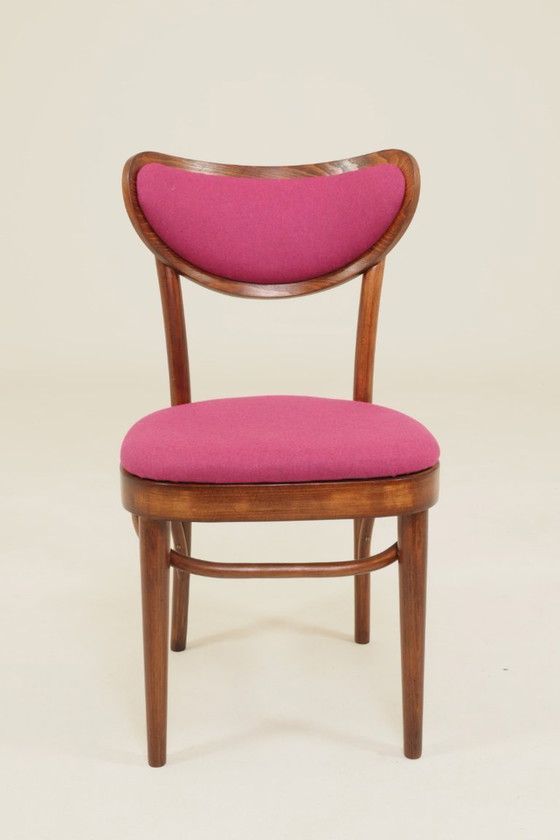 Image 1 of Vintage stoel van natuurlijk frambooskleurig wol en gebogen hout, 1960.
