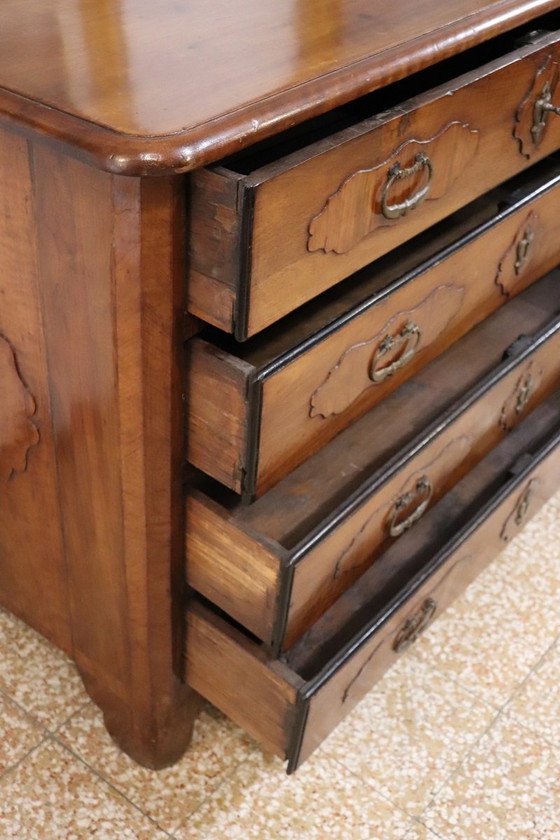 Image 1 of Cómoda antigua de nogal, restaurada, Italia, siglo XVII