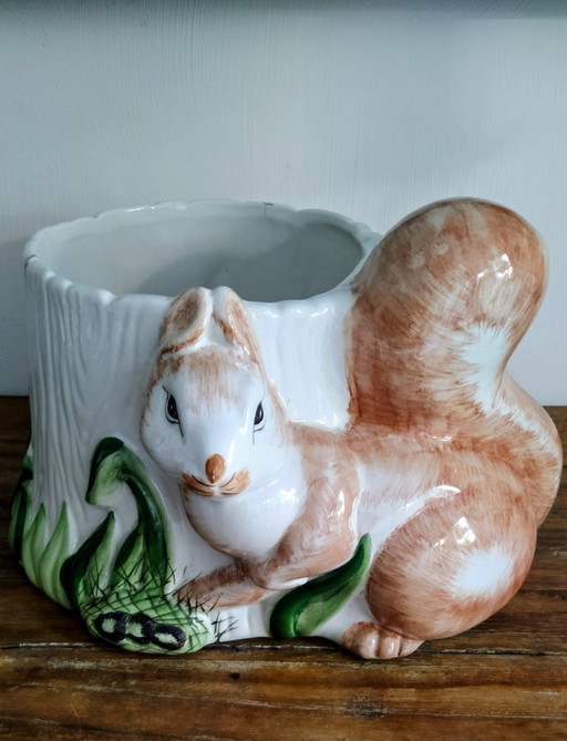 Large barbotine pot cover