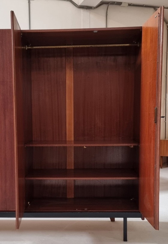 Image 1 of guardarropa de mediados de siglo