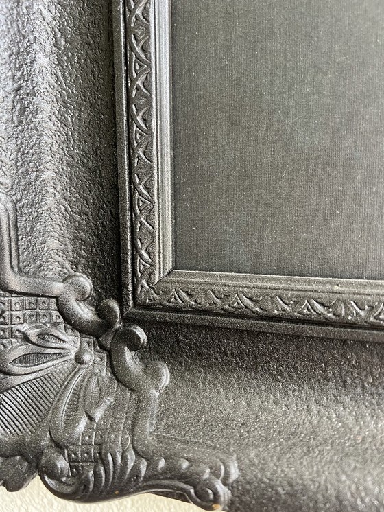 Image 1 of Retrato de dama negra en marco de pasador