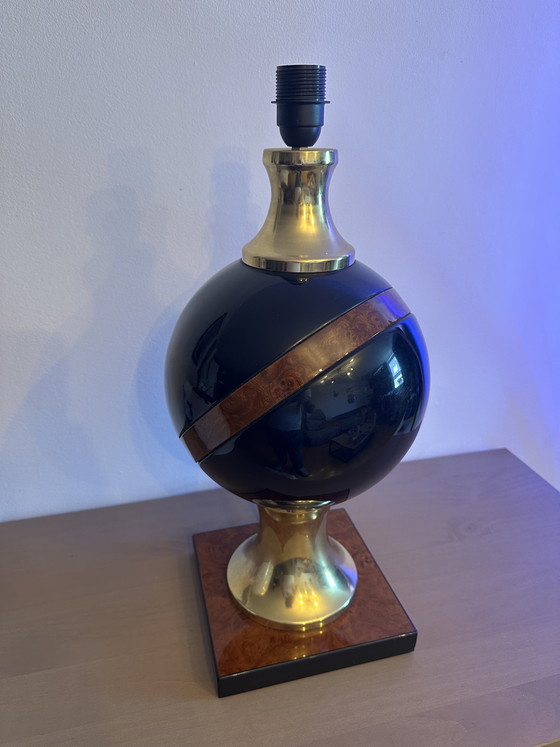 Image 1 of Vintage Hollywood Regency style table lamp in walnut and brass, 1970s