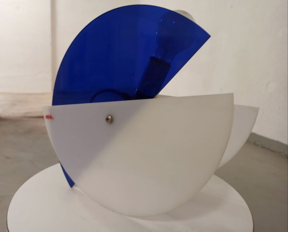 Image 1 of Rood Licht Memphis Milano style geometric table lamp 