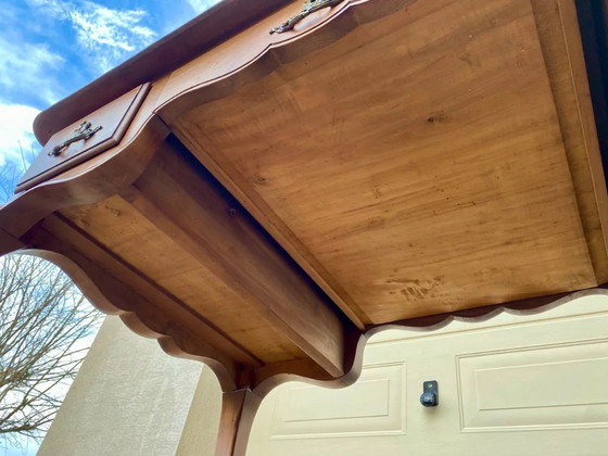 Image 1 of Platte bureau in Louis XV-stijl met 3 lades