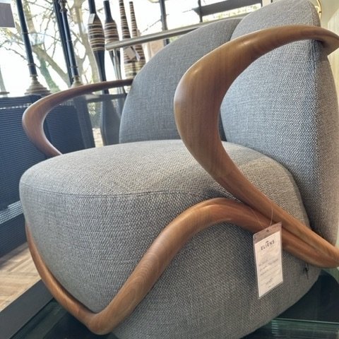 Image 1 of Giorgetti Hug Sessel