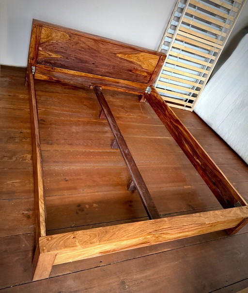 Letto matrimoniale Kare in legno massello/teak, dimensioni 160x200