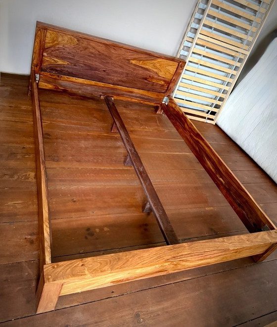Image 1 of Cama de diseño Kare macizo fabricada en madera dura/teca de 160x200