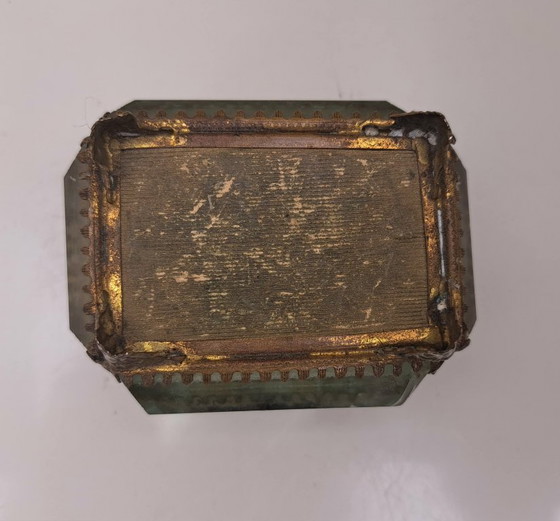 Image 1 of Joyero francés antiguo – Cristal facetado y latón (c. 1900)