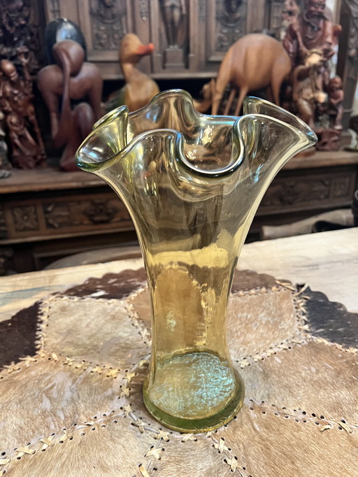 Vase vintage en verre festonné