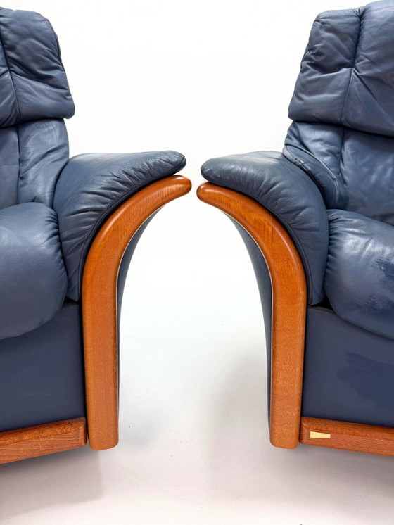 Image 1 of Ekornes Stressless – Paar verstellbare Drehsessel – Blaues Leder & Buche