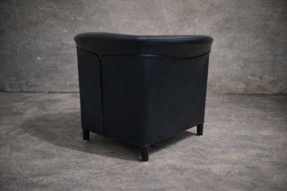 Image 1 of Poltrona Wittmann Design 'Aura' – pelle nera – Paolo Piva